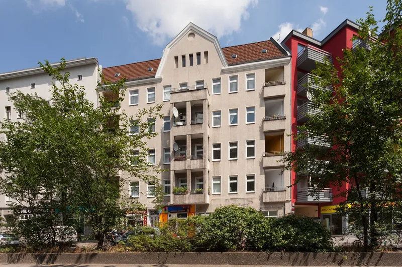 Wunderschöne 3-Zimmer-Altbauwohnung im Reuterkiez sucht neue Mieter! — photo 1